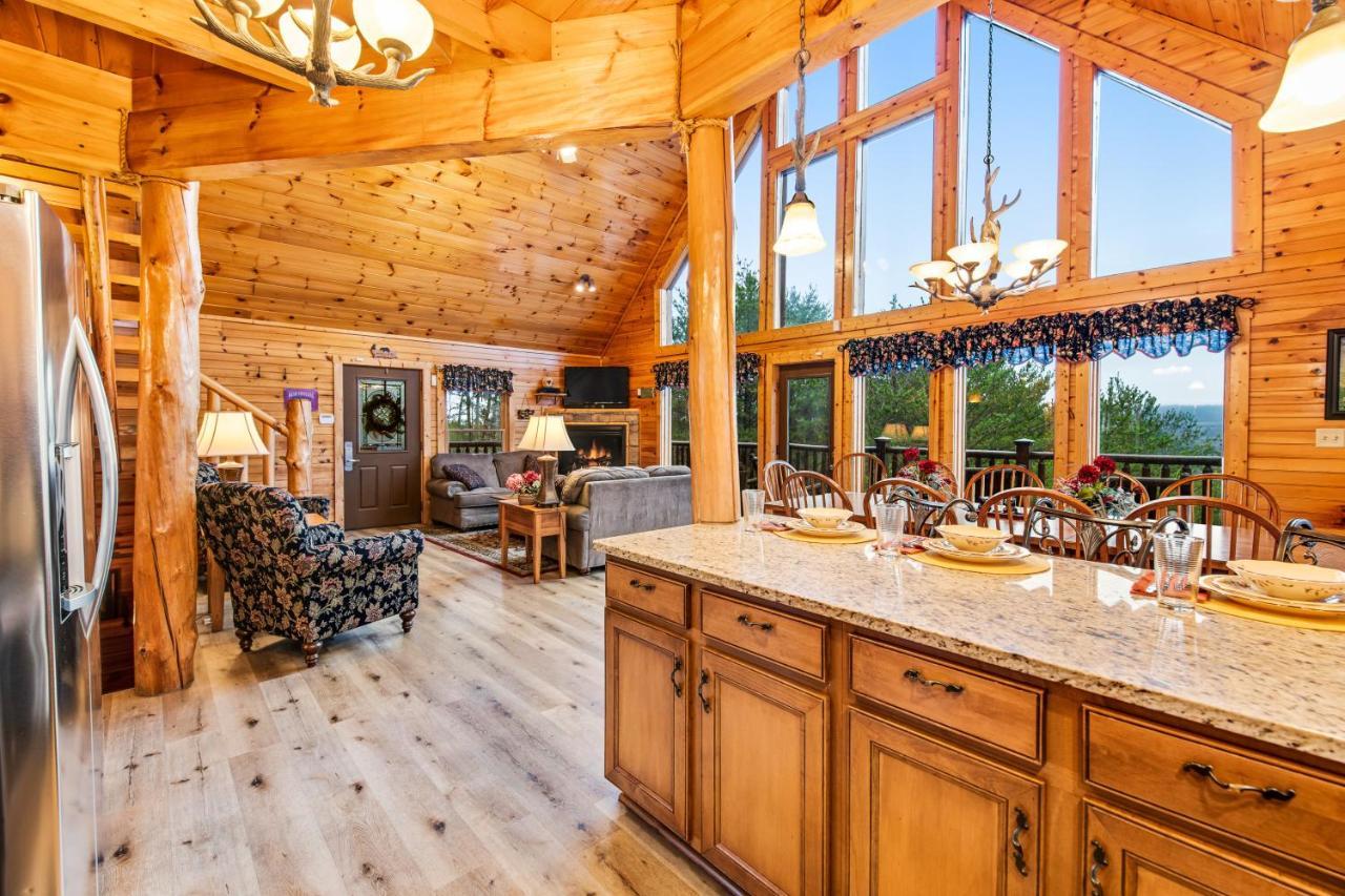 Grizzly Manor Villa Pigeon Forge Buitenkant foto